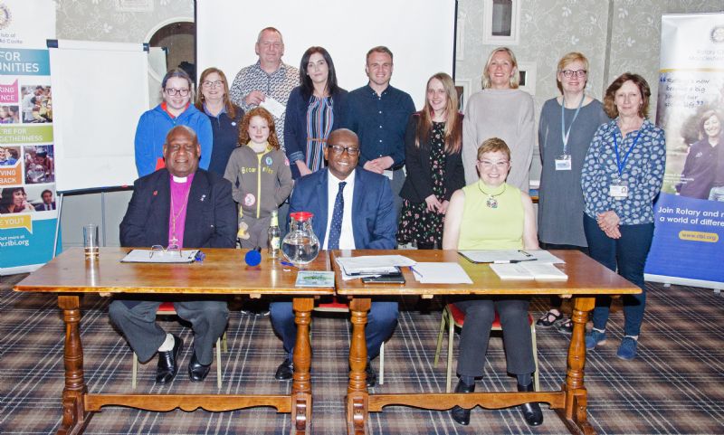 PhotographThe Dragons and teams from Girlguiding Broken Cross District, SUSO, The Rossendale Trust, East Cheshire Eye Society and ROAR.