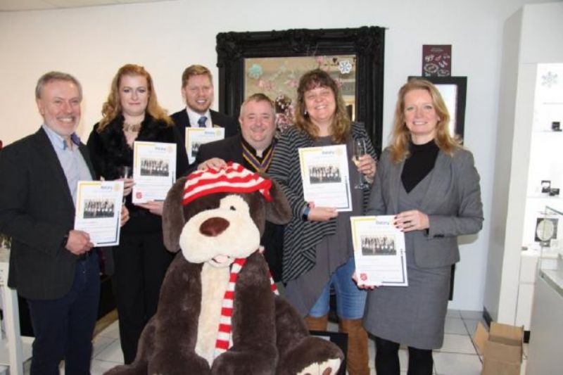 Pic l-r Martin Duff, Randalls Jewellers; Carolyn Tregarth, Rackhams House of Fraser; Peter Mayhew, Marks and Spencer; president of Altrincham Rotary Club Stephen Woods , Karen Wroe Art with a Heart, Melanie Fothergill Wilkos